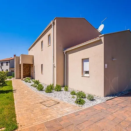 Arancin Novigrad By Istriaselect