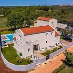 Arancin Novigrad By Istriaselect Villa *